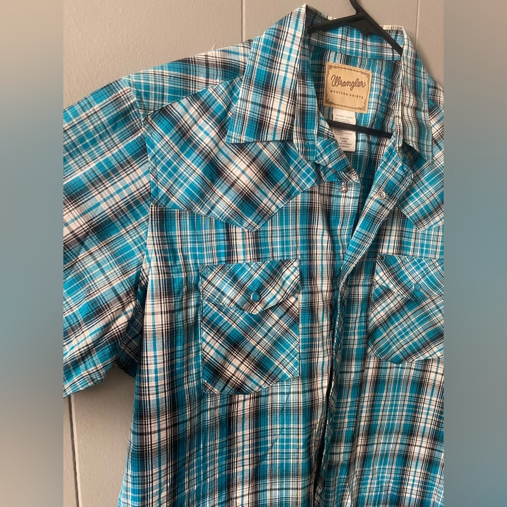 Men’s LARGE Wrangler Pearl Snap Shirt